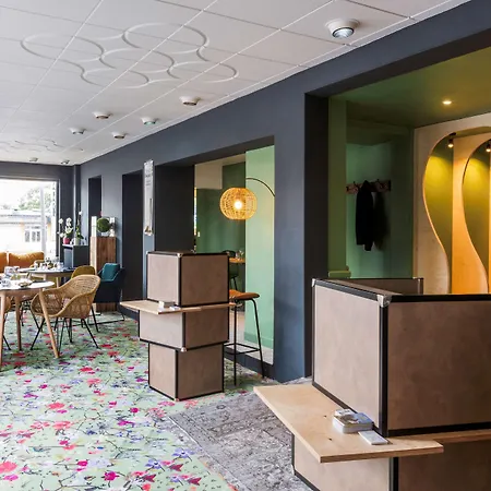 Sure By Western Hotel 2*