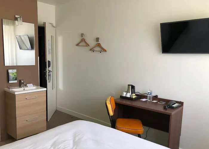 Sure By Western 2* Argentan